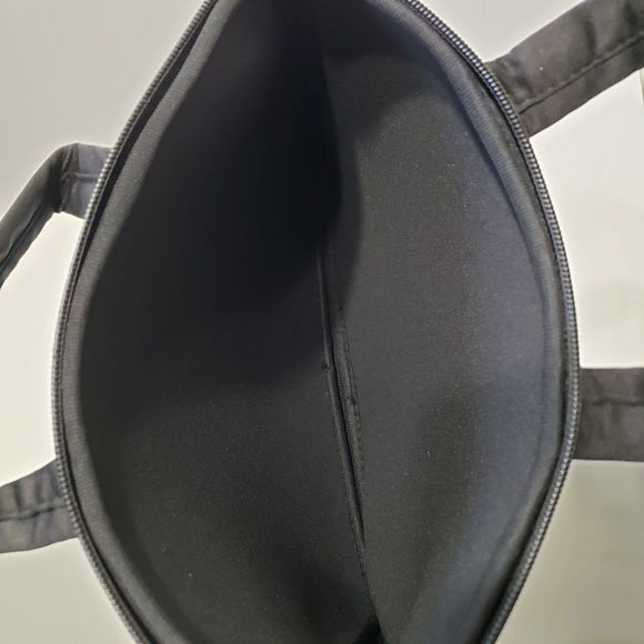 Jellyfish Soft Side Zippered Tablet Pouch Cover with Handle; Approx. 9 x 11 - Picture 3 of 7